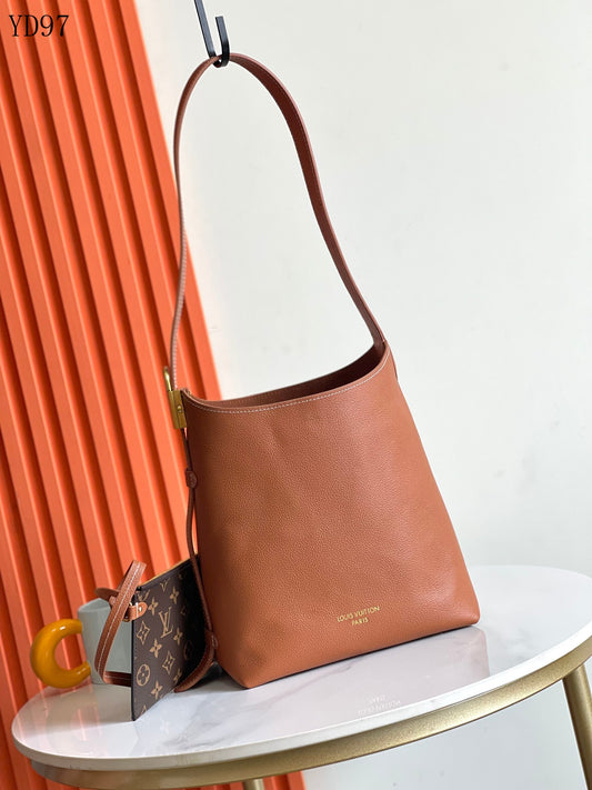 Low Key Hobo Bag 28 cm