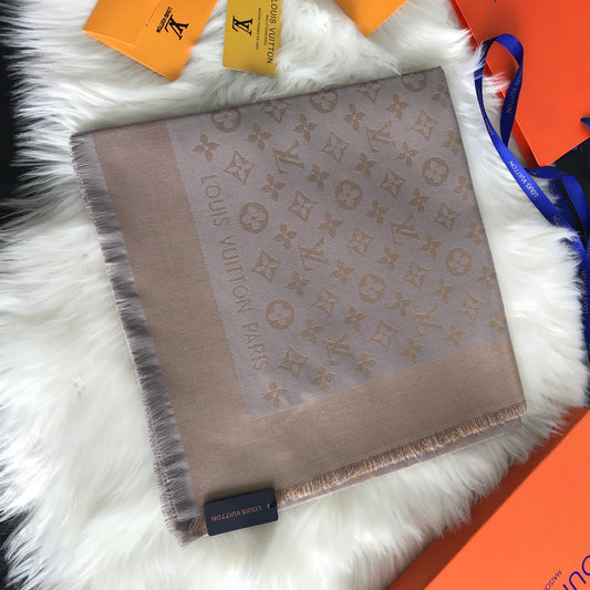 Monogram Shawl 140 x 140 cm