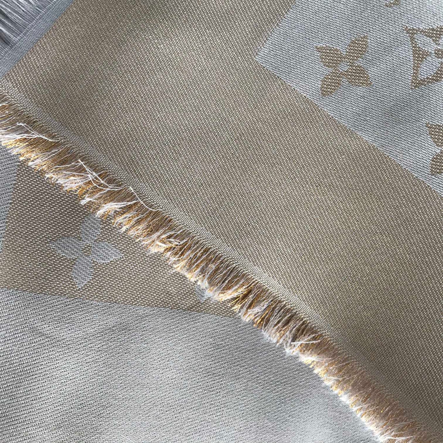 Monogram Shawl 140 x 140 cm