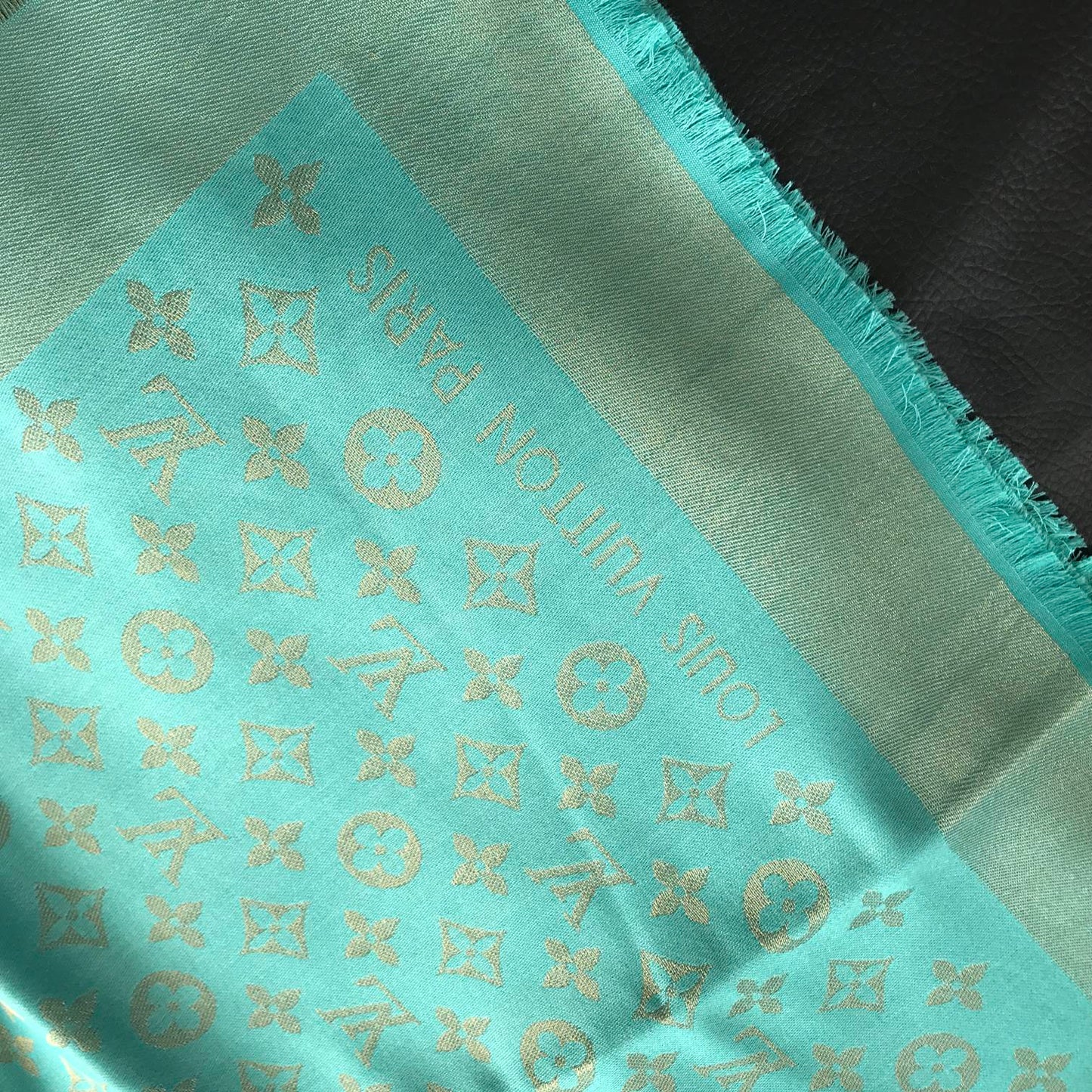 Monogram Shawl 140 x 140 cm
