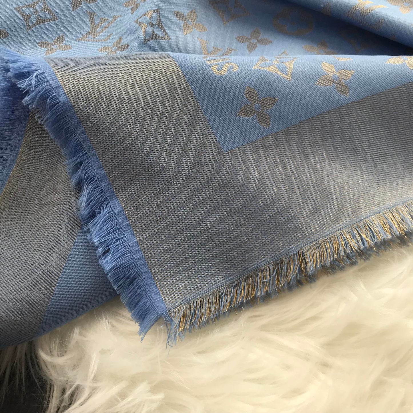 Monogram Shawl 140 x 140 cm