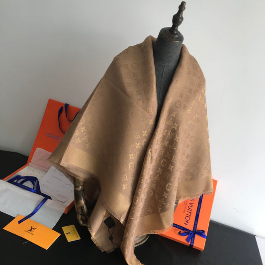 Monogram Shawl 140 x 140 cm