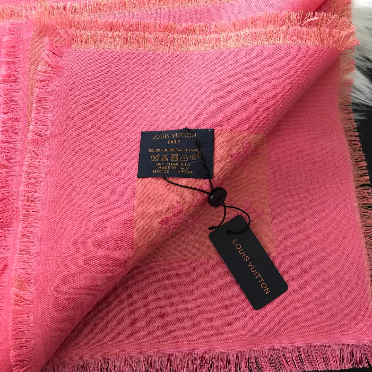 Monogram Shawl 140 x 140 cm