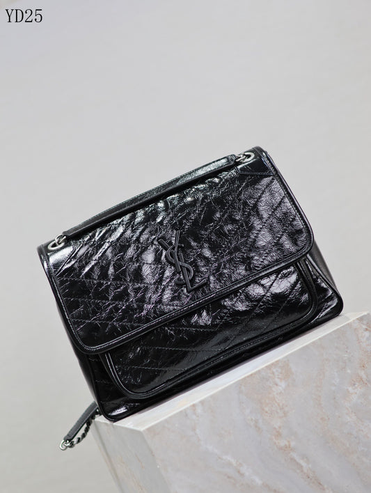 Niki Medium Leather Shoulder Bag