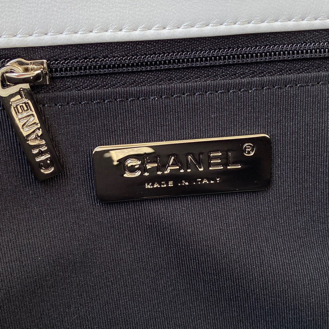 19 Flap Bag