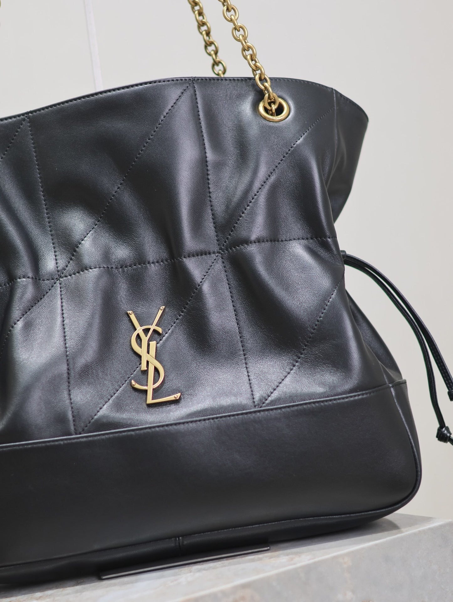 Niki Soft Chain Shoulder Bag