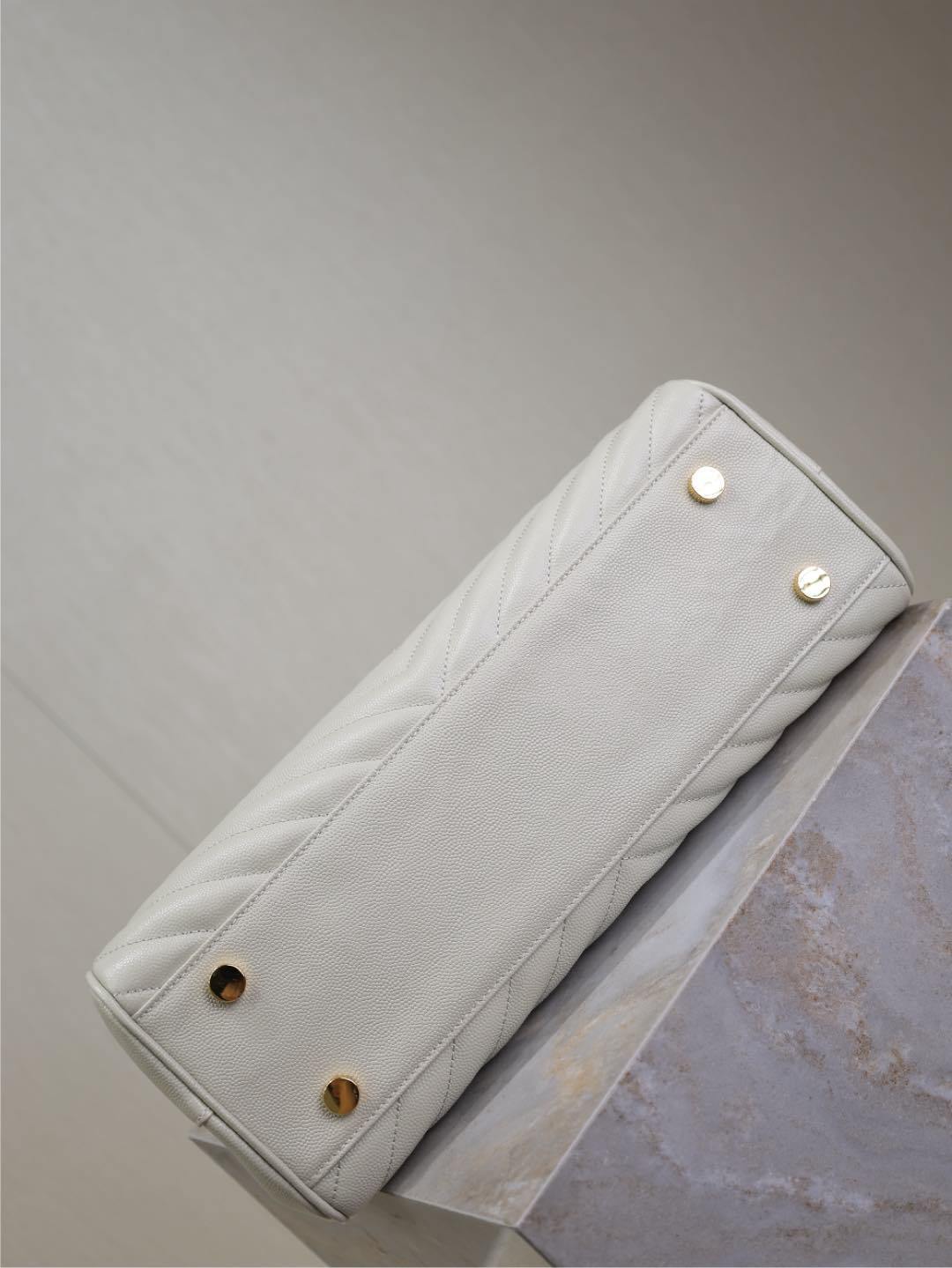 Grain Leather Chain Shoulder Bag