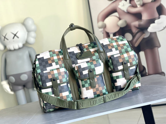 Keepall Bandoulière 50 – Pixel Camo Edition (Spring-Summer 2024 Défilé Homme)