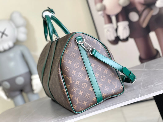 Keepall Bandoulière 50 – Monogram Canvas with Green Leather Trim
