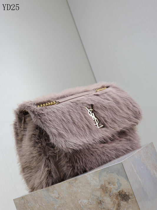 Niki Large in Shearling Bag