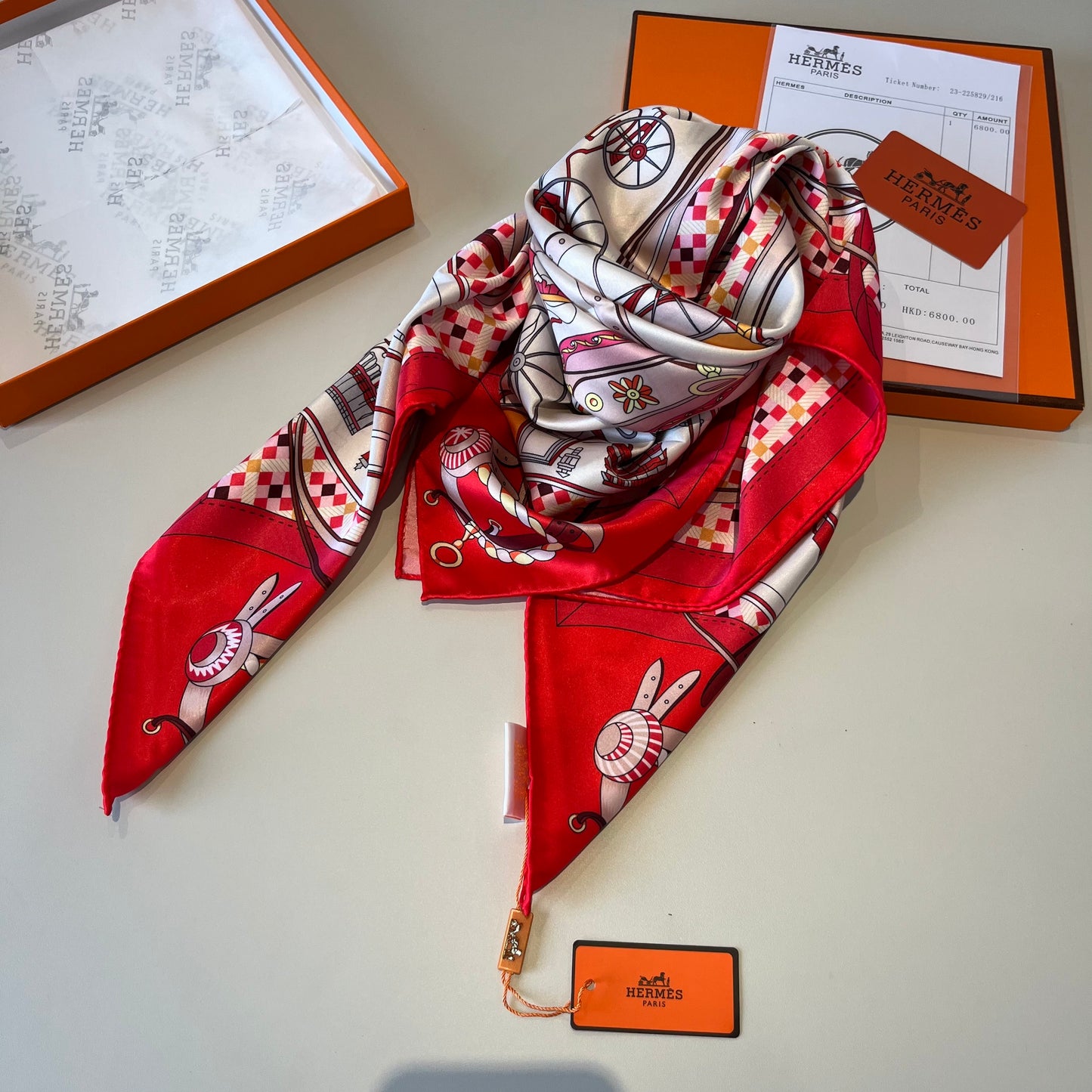 Carré 70 Les Voitures Nouvelles Scarf