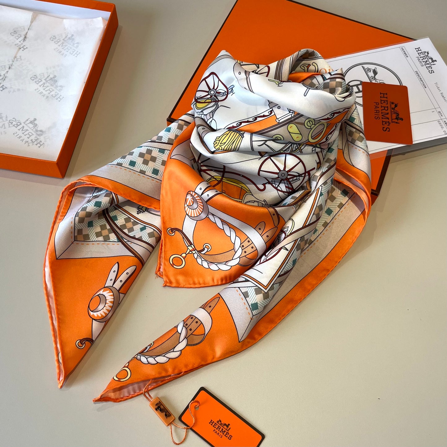 Carré 70 Les Voitures Nouvelles Scarf