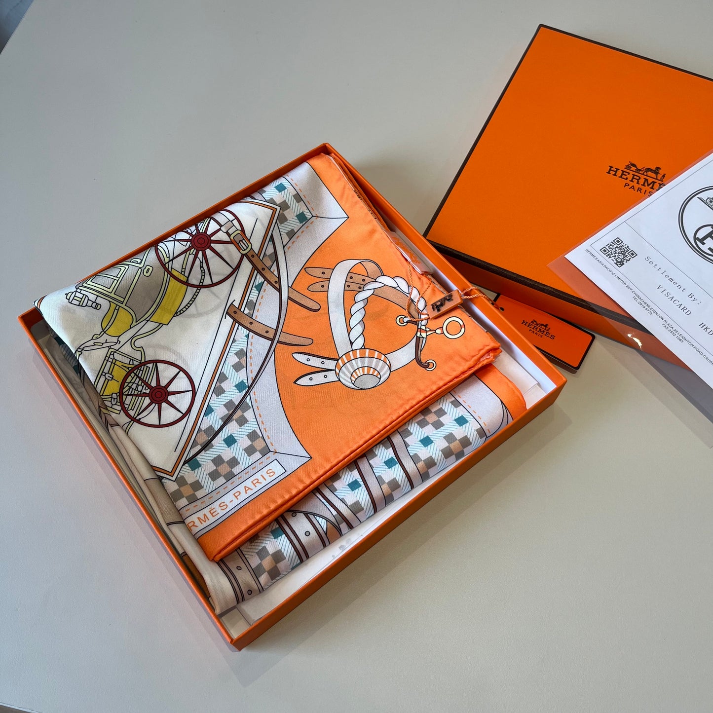 Carré 70 Les Voitures Nouvelles Scarf