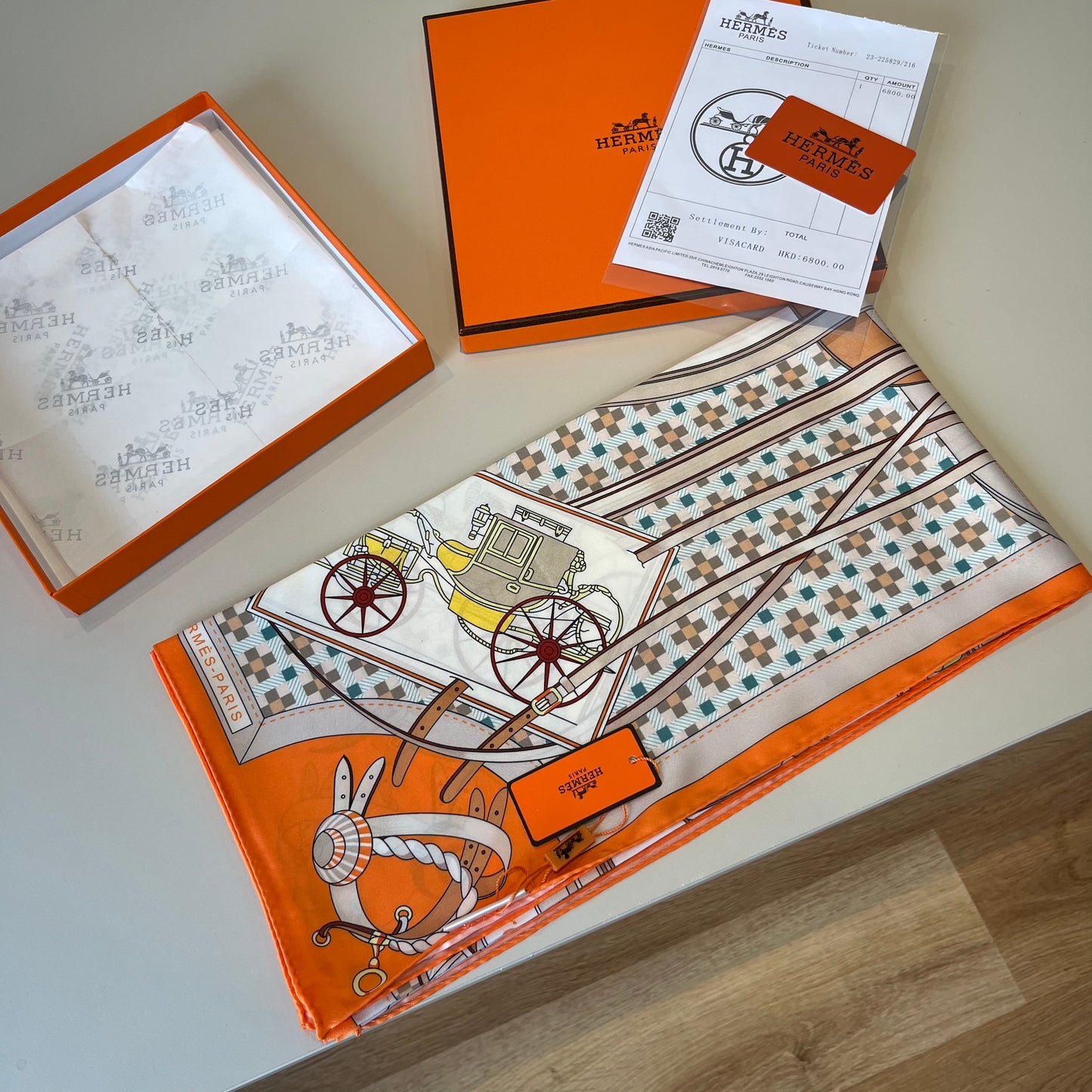 Carré 70 Les Voitures Nouvelles Scarf