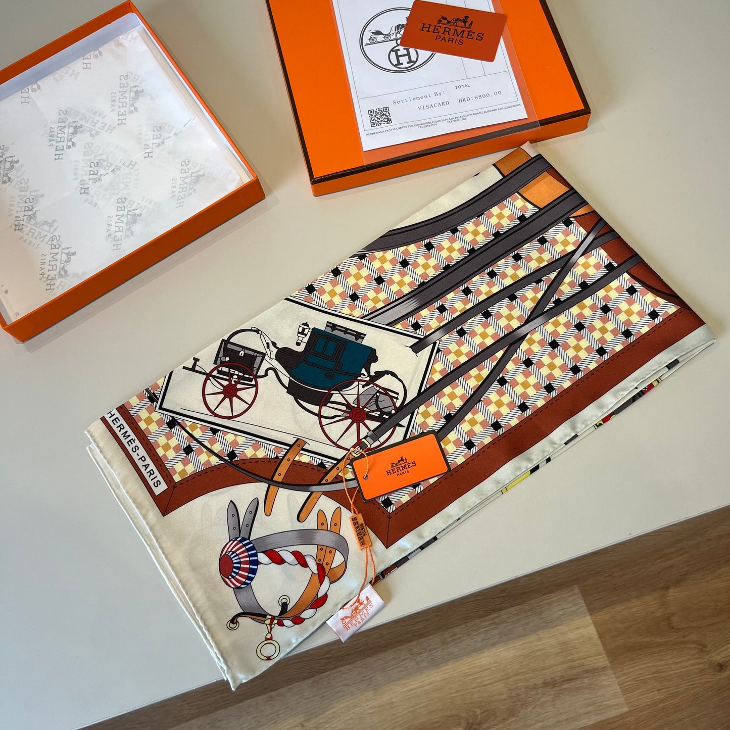 Carré 70 Les Voitures Nouvelles Scarf