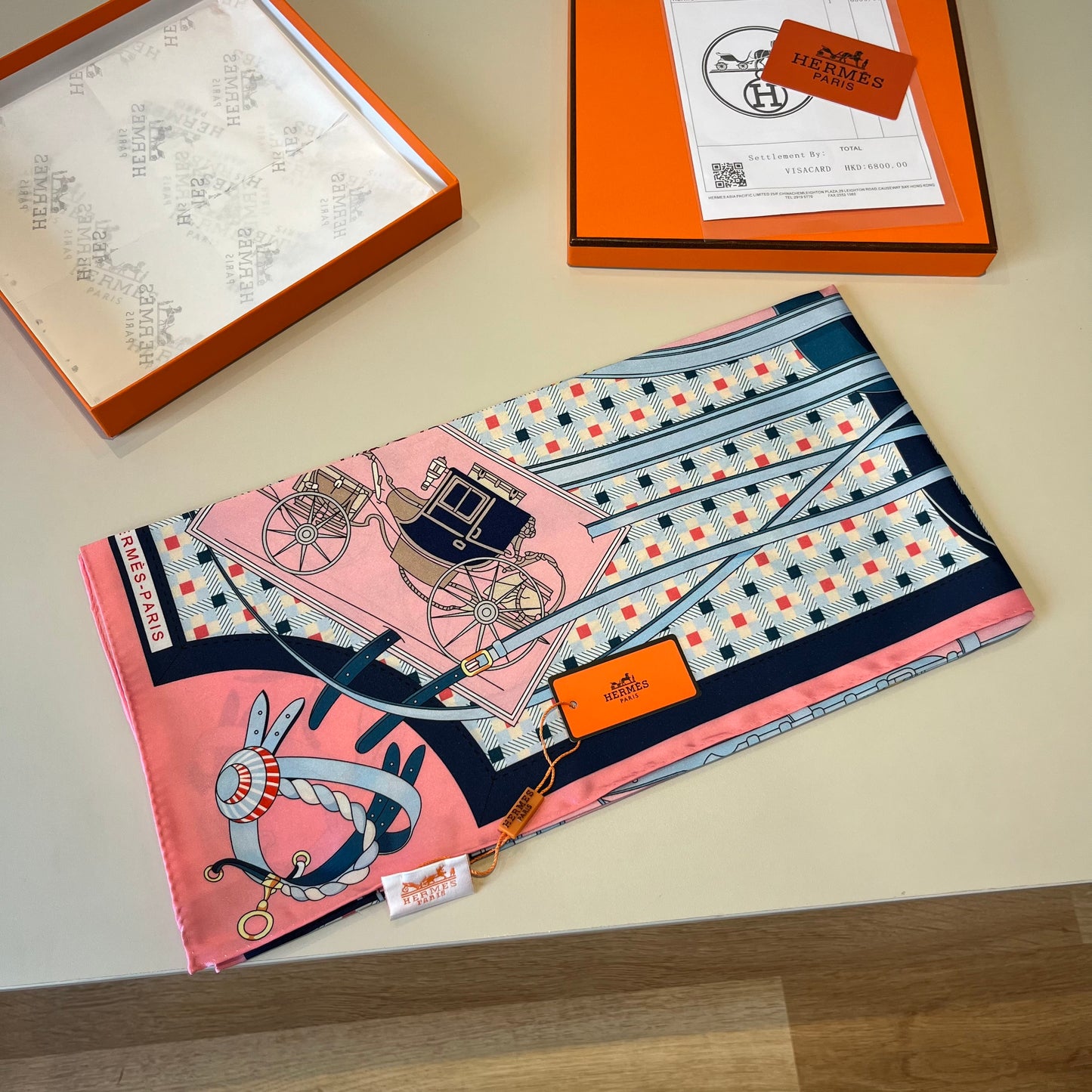 Carré 70 Les Voitures Nouvelles Scarf