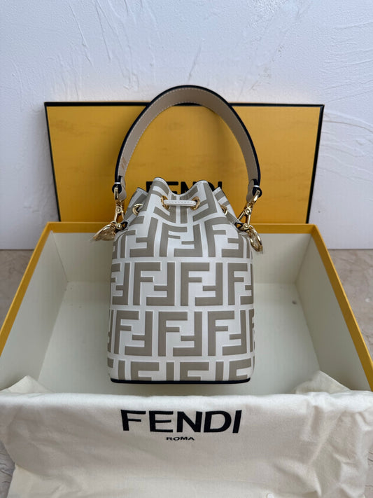 Mon Tresor Bucket Bag