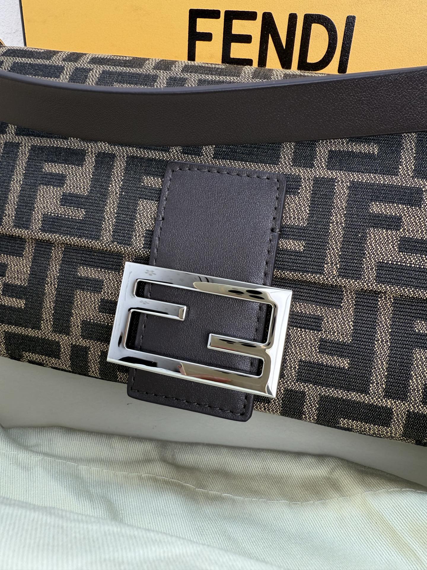 Baguette Bag