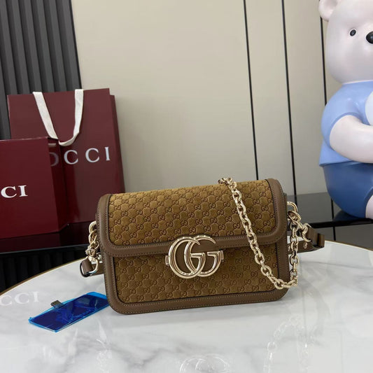 GG Marmont Small Shoulder Bag