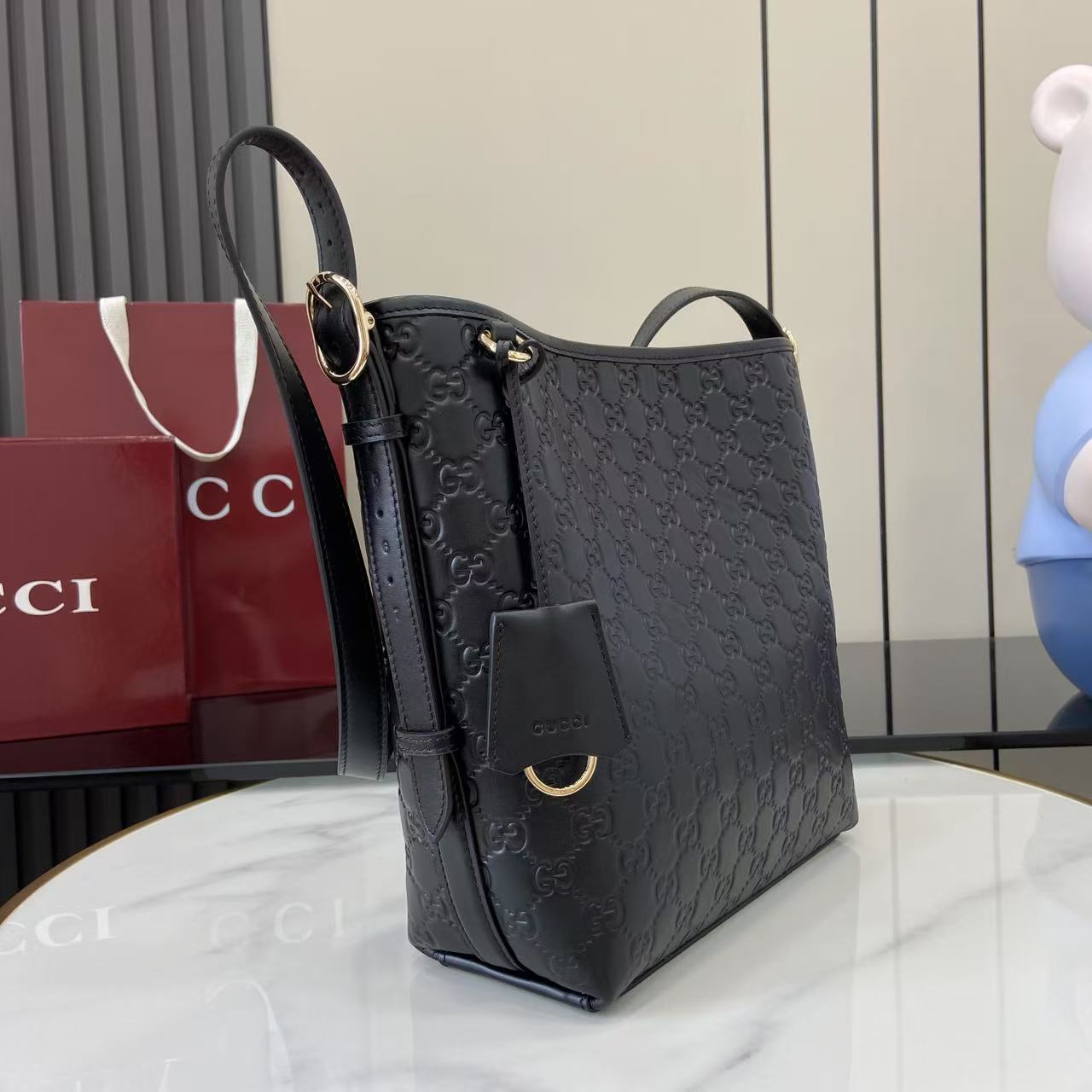 GG Emblem Black Leather Shoulder Bag