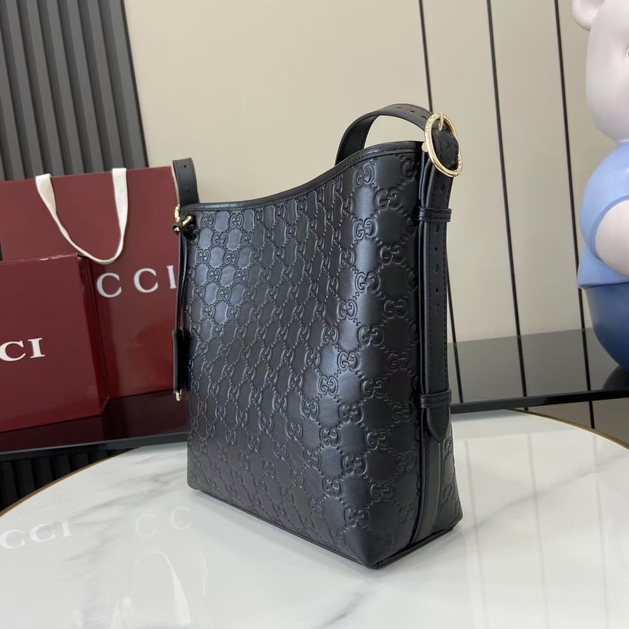GG Emblem Black Leather Shoulder Bag