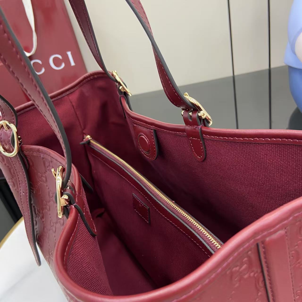 GG Emblem Large Leather Tote Bag