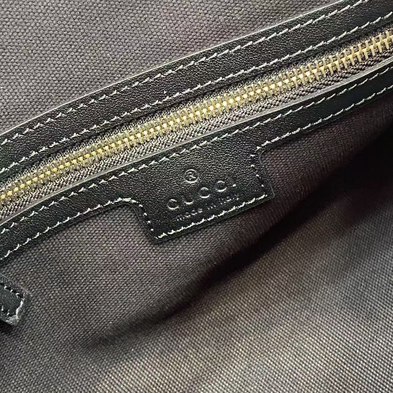 GG Emblem Leather Shoulder Bag