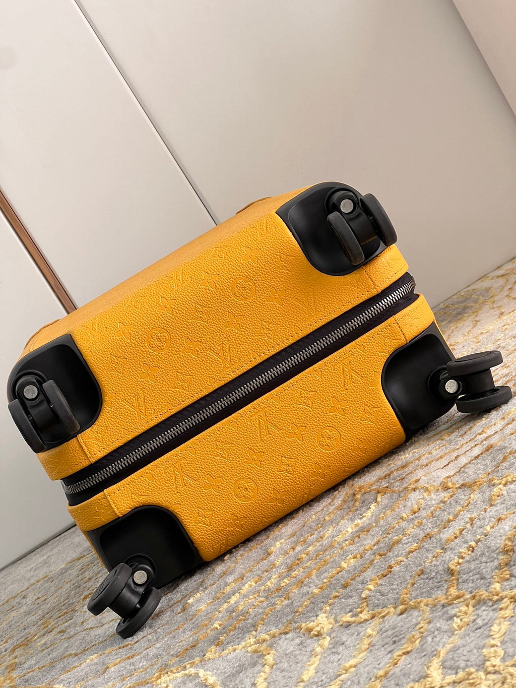 Horizon Style Cabin Suitcase