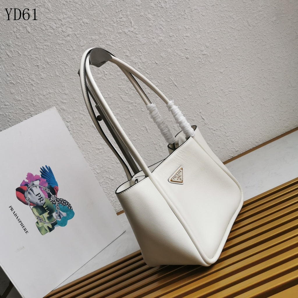 Tote Bag in Soft Grain Leather