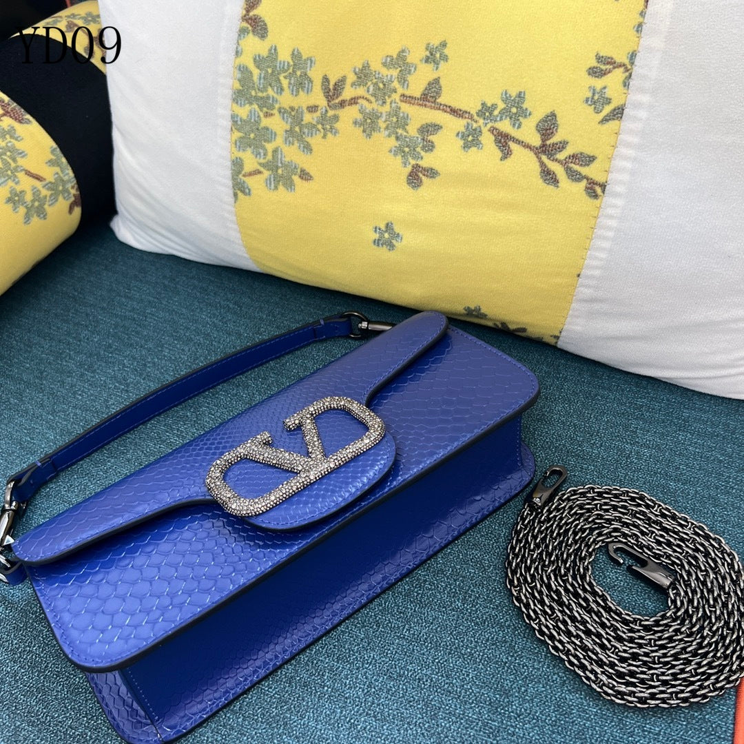 Garavani VLogo Signature Ayers Leather Bag