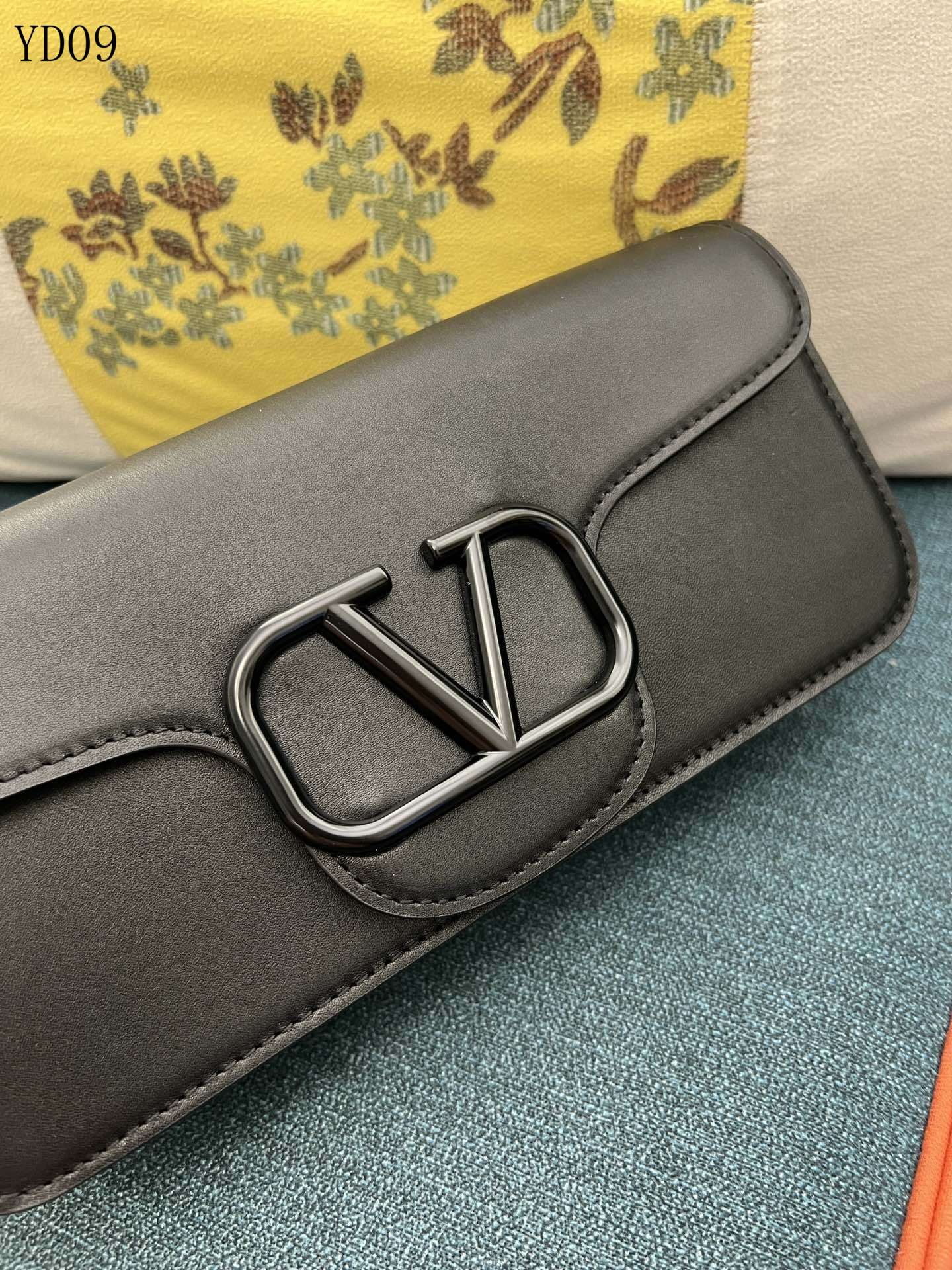 Garavani VLogo Signature Bag