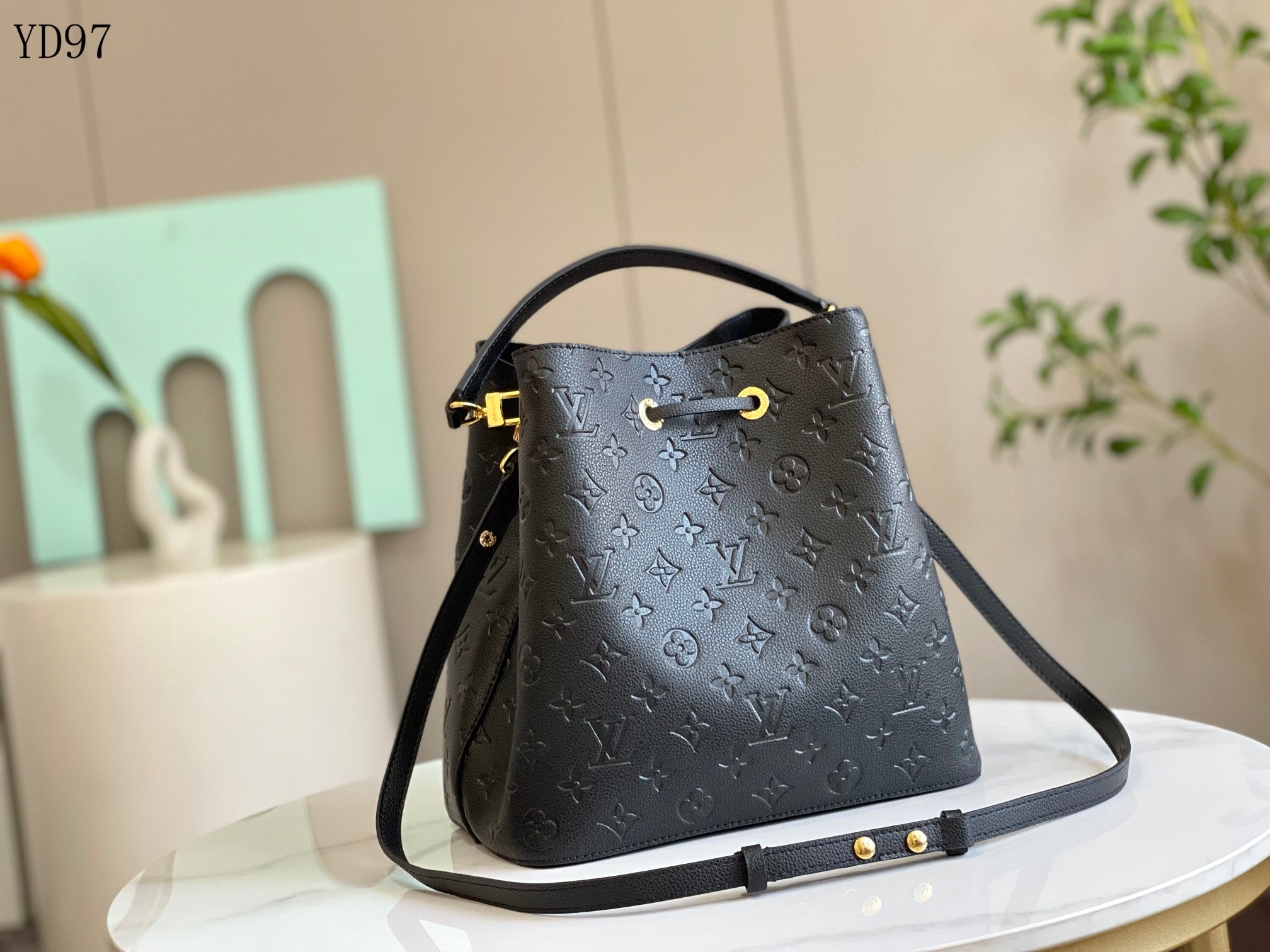 NéoNoé MM Bucket Bag