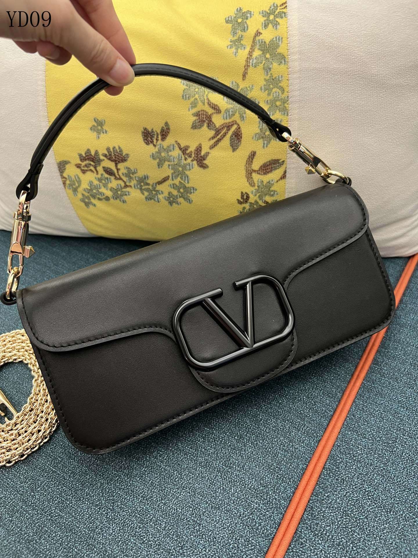 Garavani VLogo Signature Bag