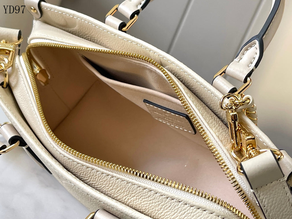 OnTheGo East West Bag