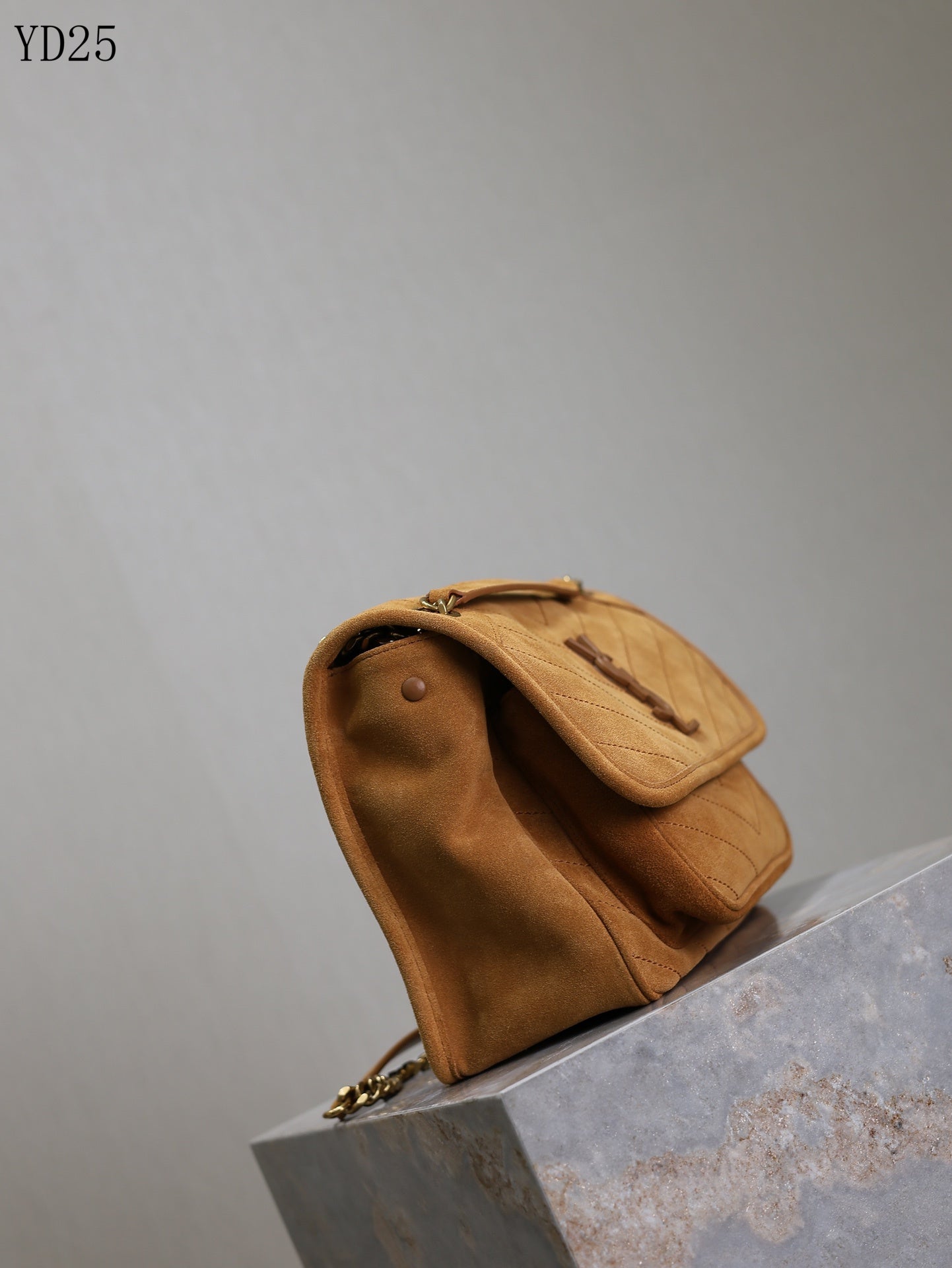 Niki Medium Shoulder Bag