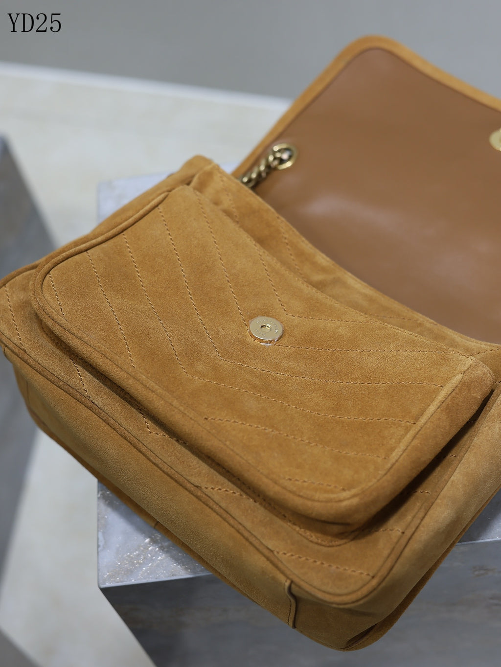 Niki Medium Shoulder Bag