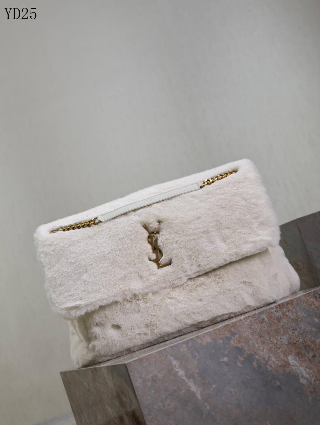 Niki Large in Shearling Bag