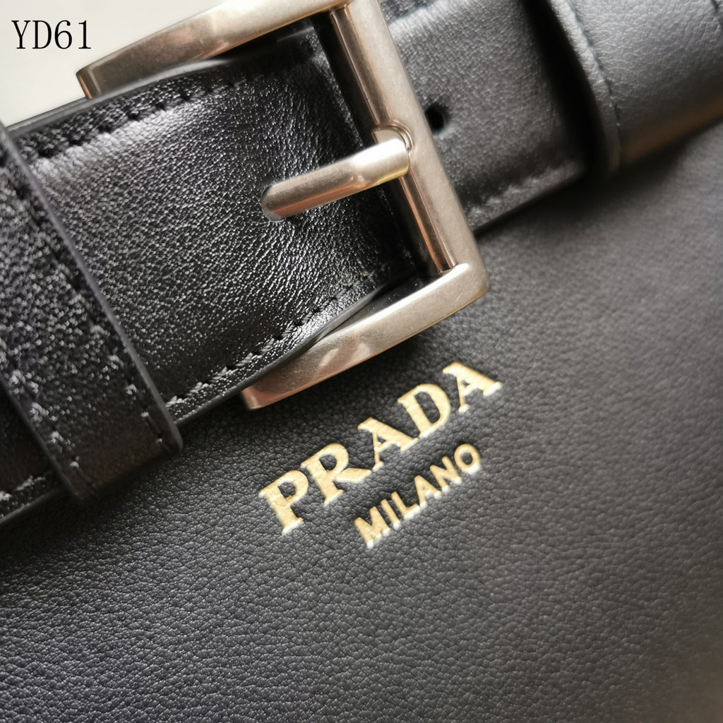 Buckle Belted Medium Leather Tote Bag