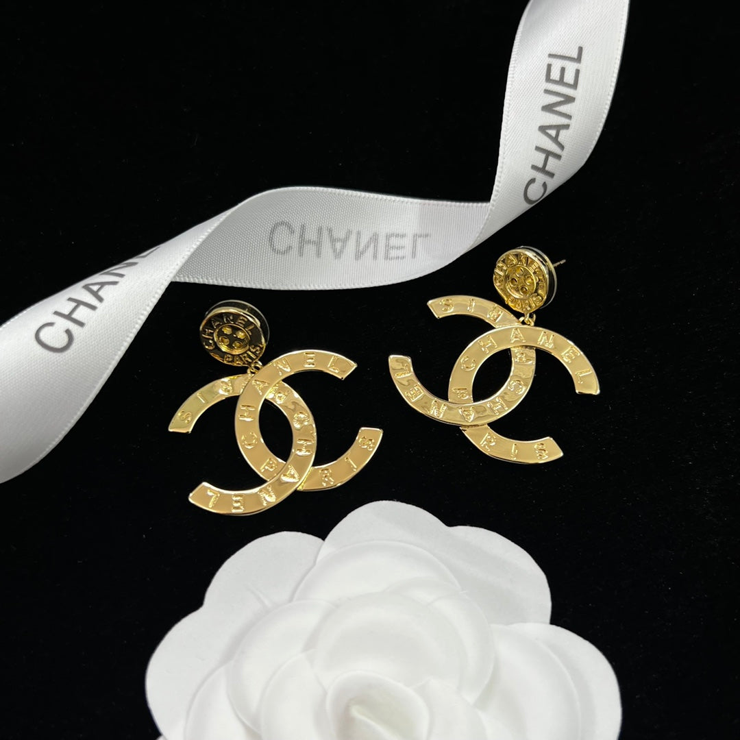 Pearl Necklace & Earring Set – Gold CC Logo Statement Jewelry