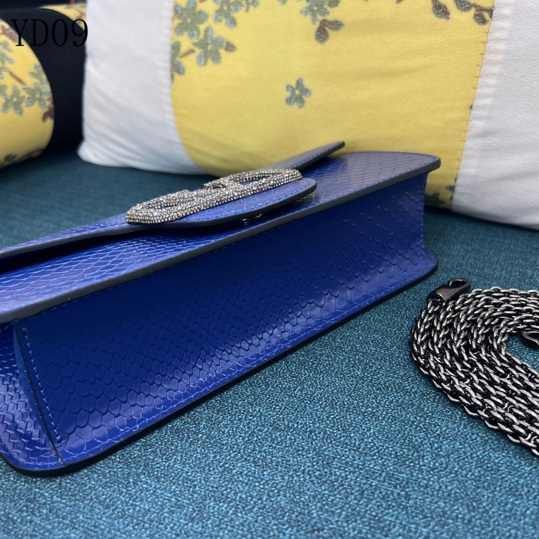 Garavani VLogo Signature Ayers Leather Bag