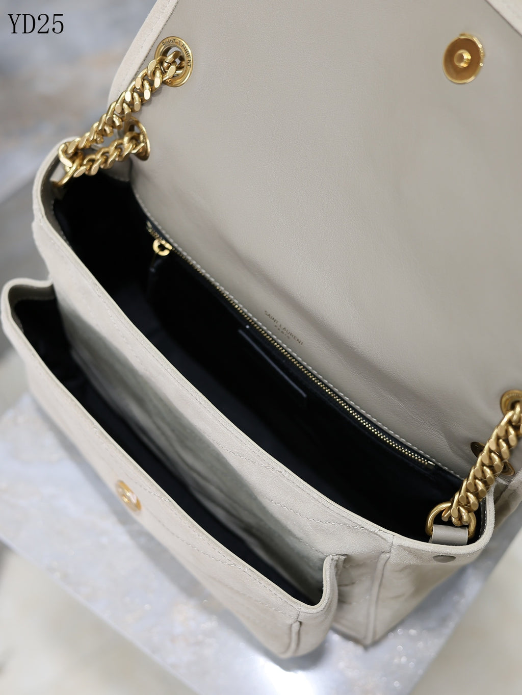 Niki Medium Shoulder Bag