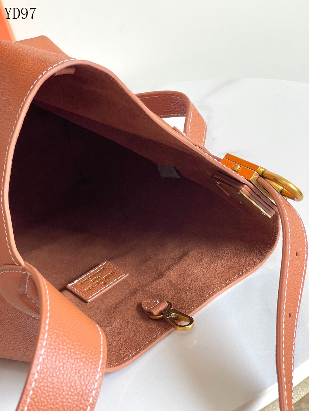 Low Key Hobo Bag 28 cm