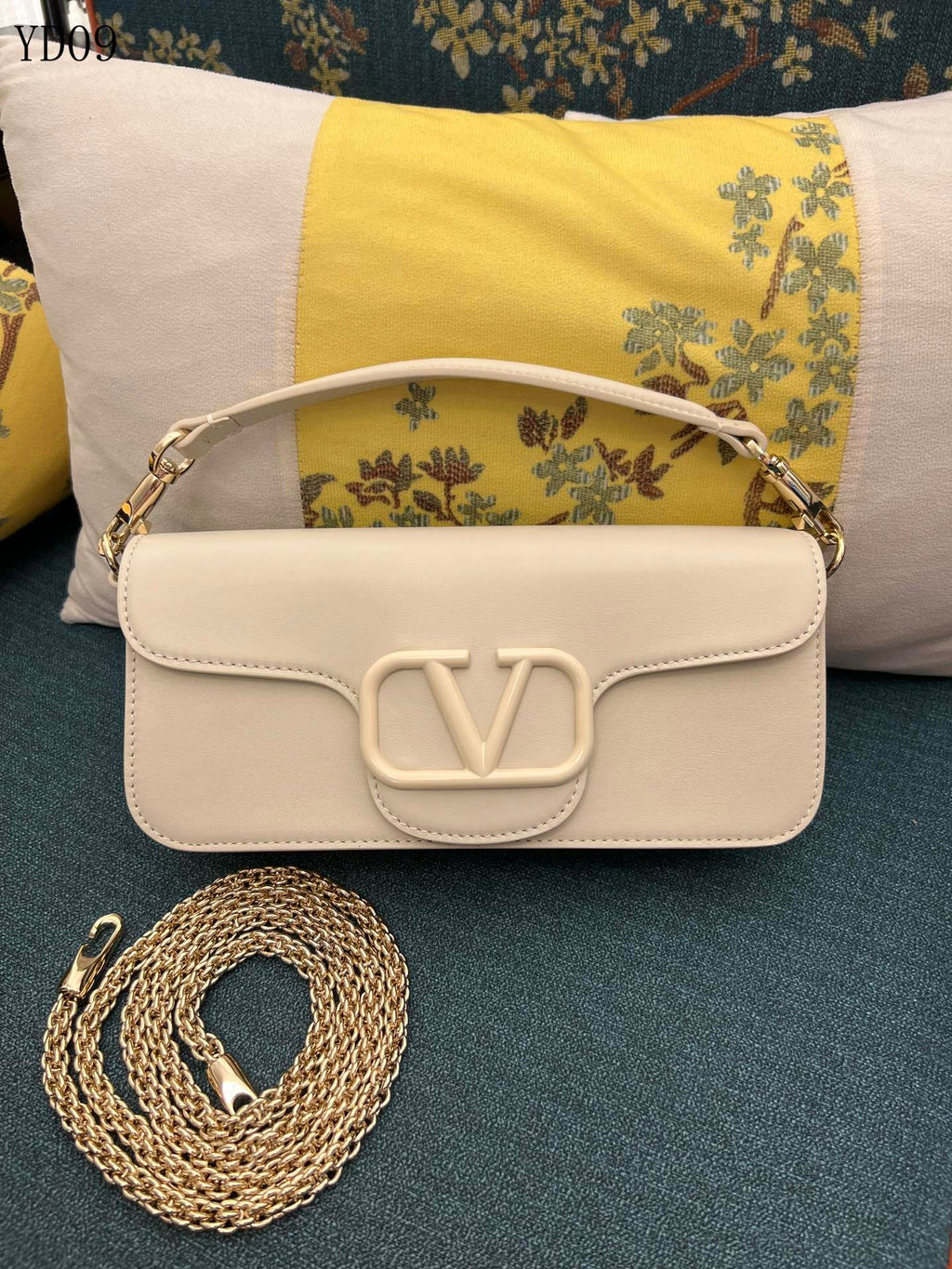 Garavani VLogo Signature Bag