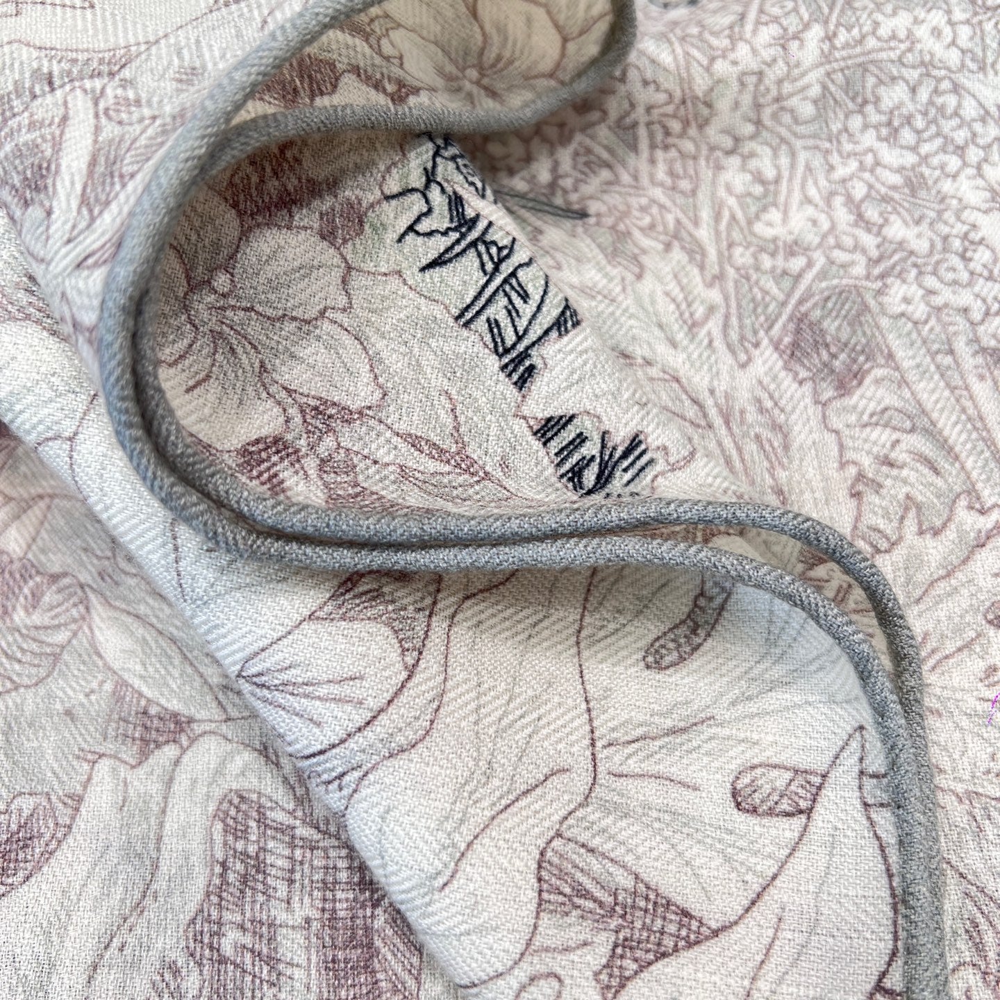 “Francois Houtin” Botanical Garden Cashmere & Silk Shawl 136 x 137 cm