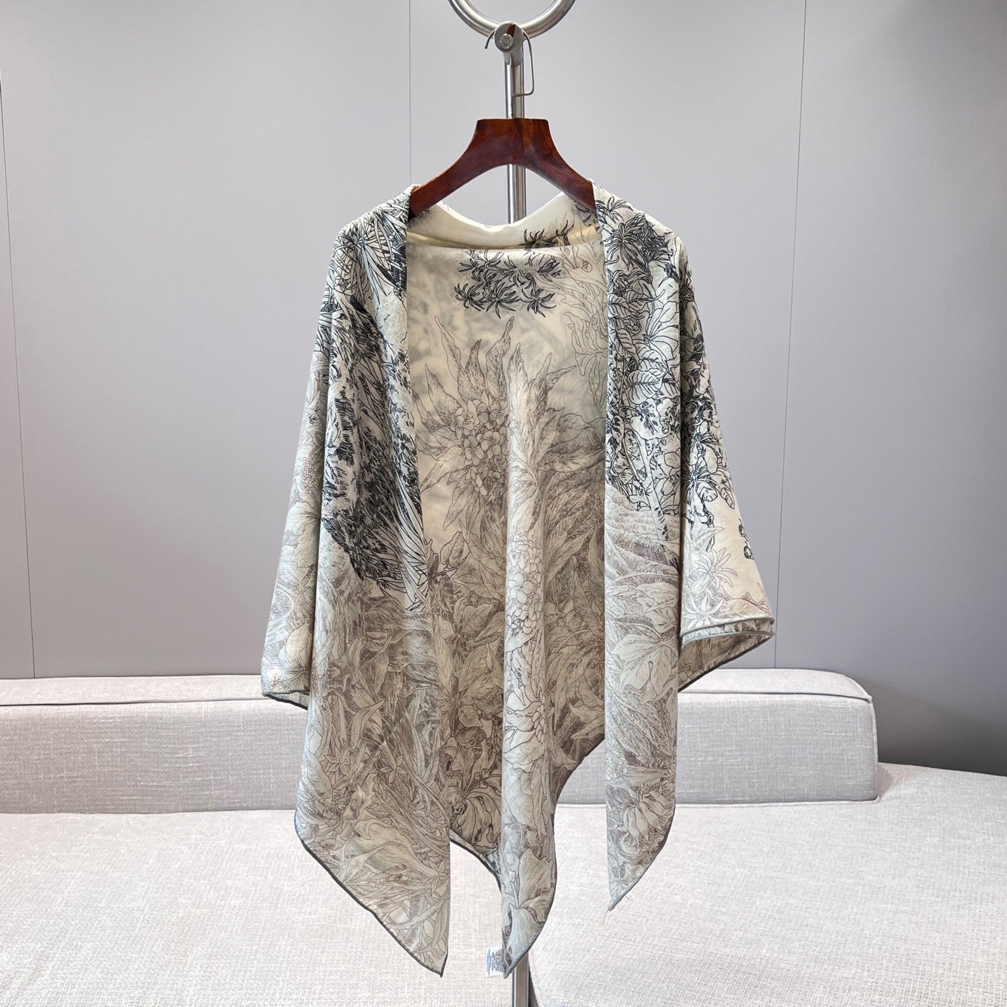 “Francois Houtin” Botanical Garden Cashmere & Silk Shawl 136 x 137 cm