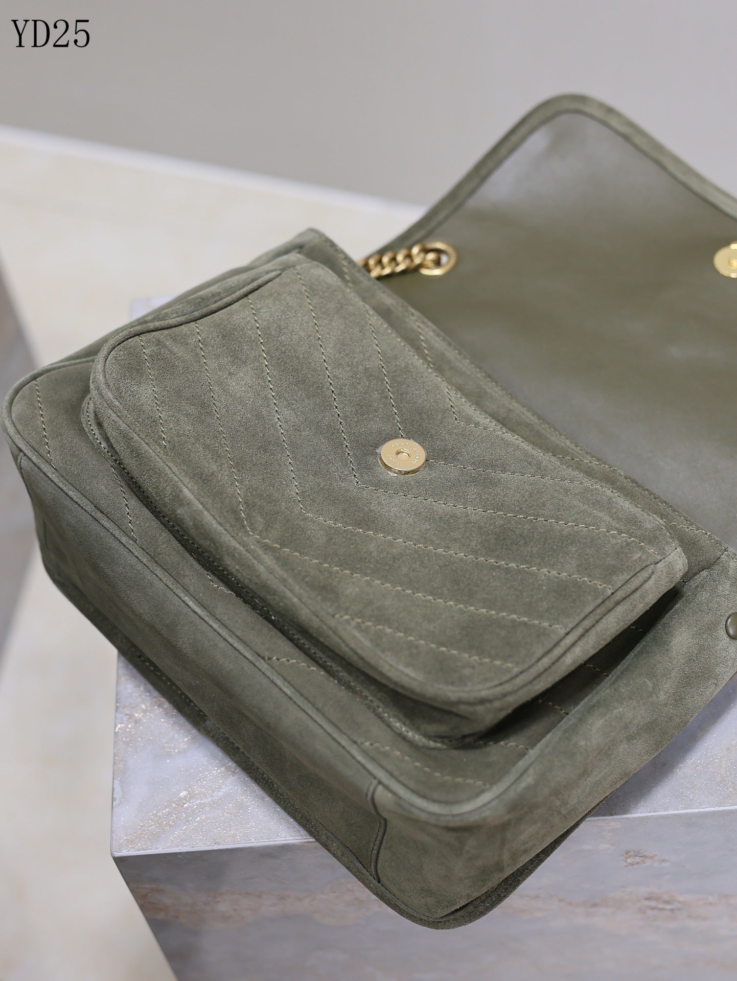 Niki Medium Shoulder Bag