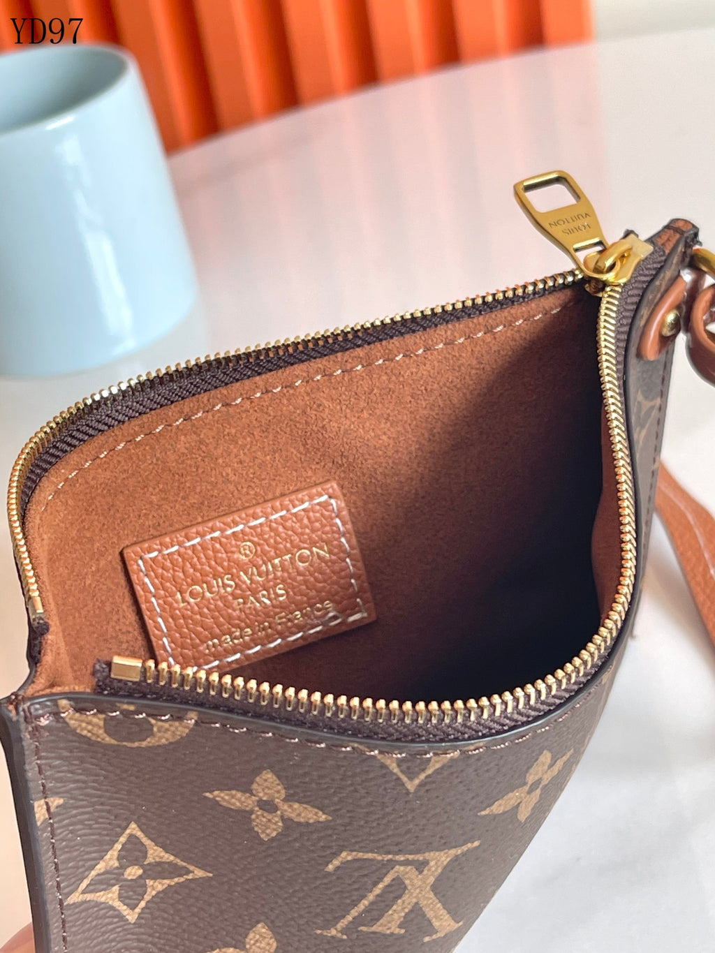 Low Key Hobo Bag 28 cm