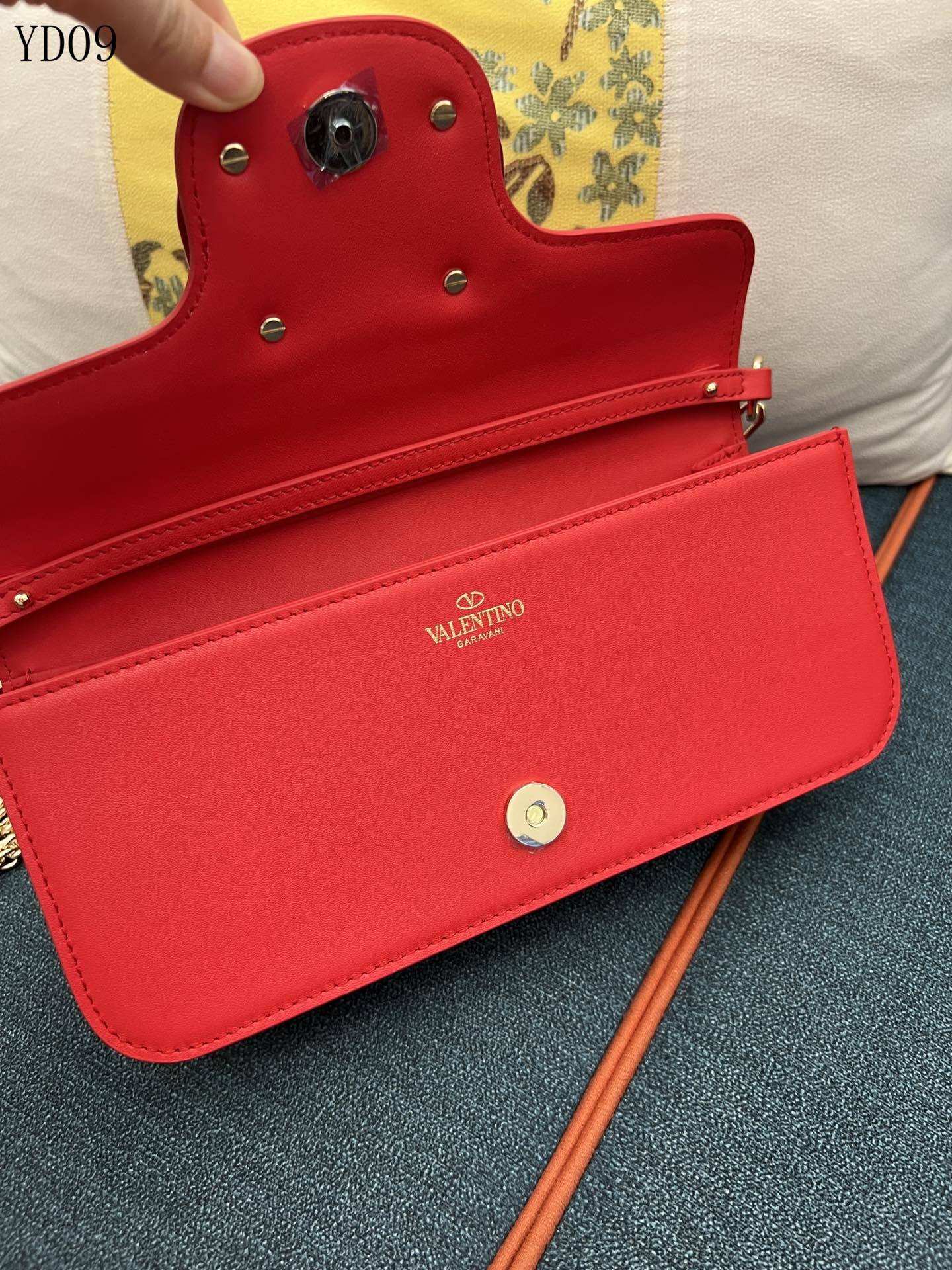 Garavani VLogo Signature Bag