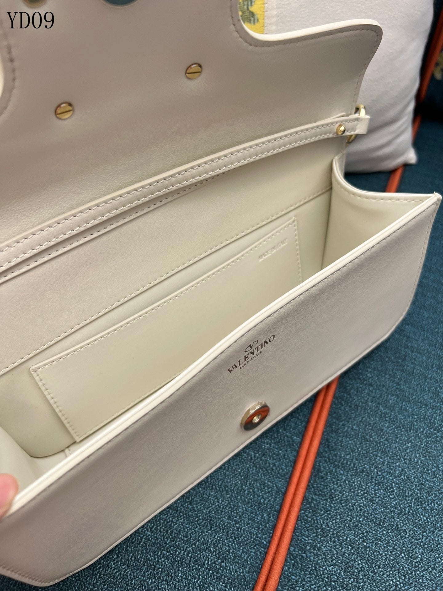 Garavani VLogo Signature Bag