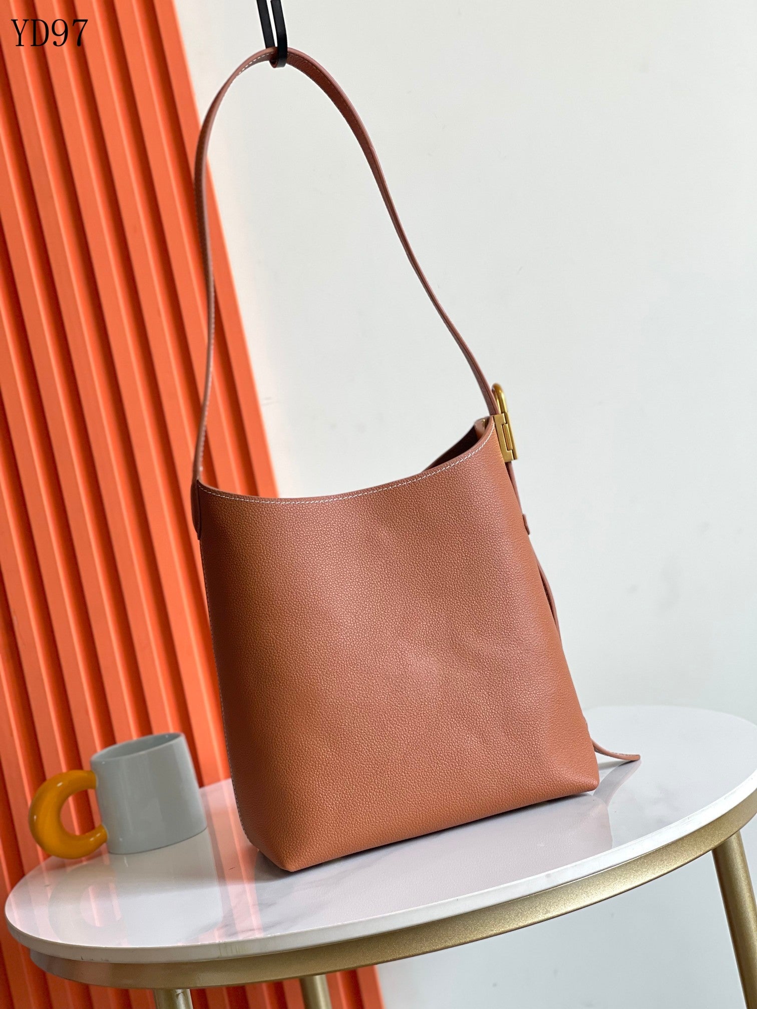 Low Key Hobo Bag 28 cm